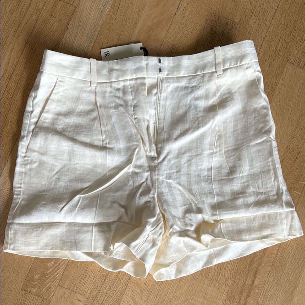 Banana Republic Cream Linen Blend Shorts - 10